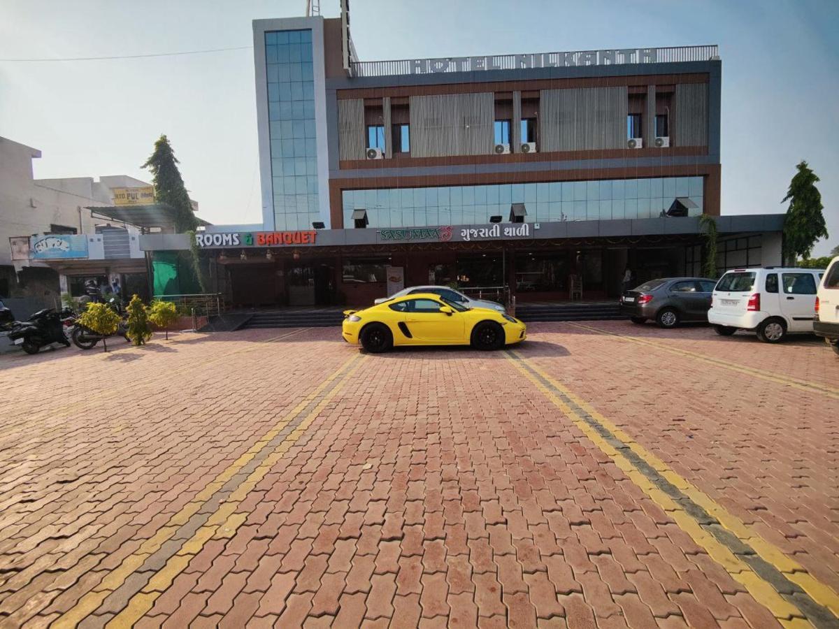 Hotel Nilkanth Navsari Exterior foto
