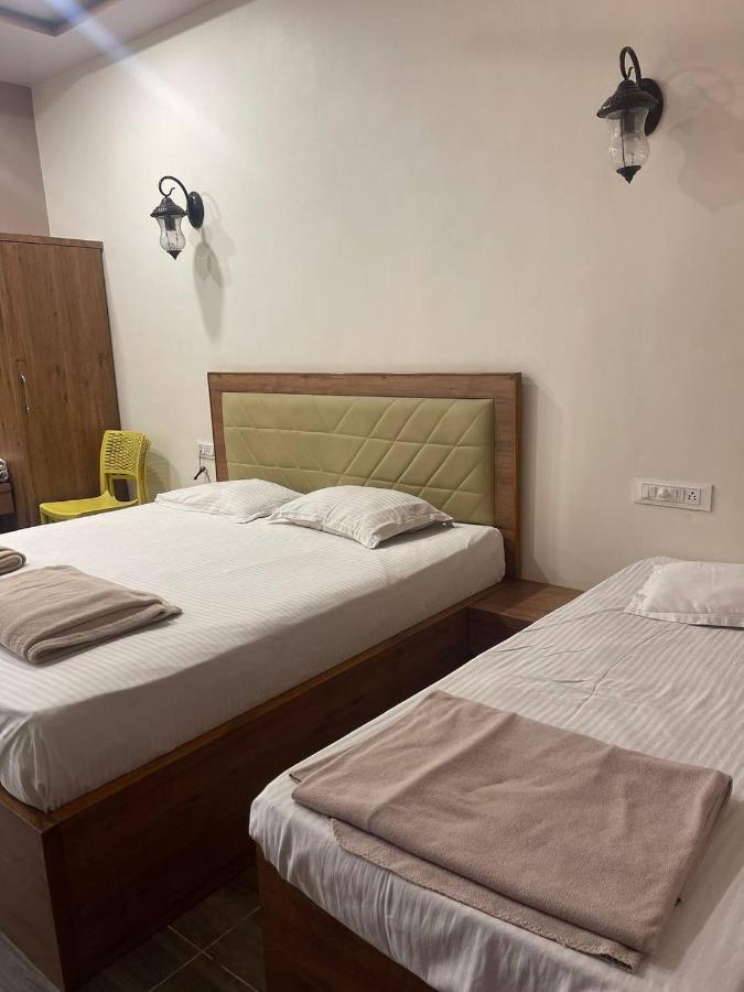 Hotel Nilkanth Navsari Exterior foto